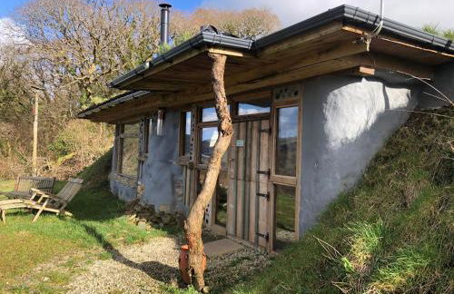 Rabbits 1or 2 bedroom hobbit style hillset earthen dartmoor eco home - Foto 1