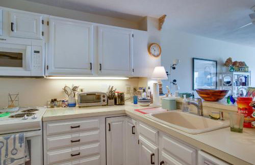 Breezy Oak Bluffs Condo - Steps to Inkwell Beach! - Foto 10