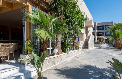 Stella Maria Hotel & Suites - Photo 16