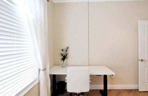 2BR Condo On Venice Island - Minutes To Beaches - Foto 30