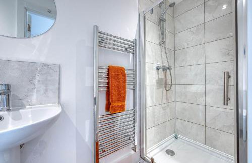 Primrose Court Private Parking near NEC - Photo 20