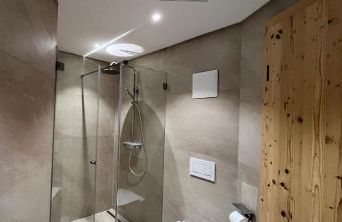 Alpinum Chalet mit privater Außensauna - Foto 11