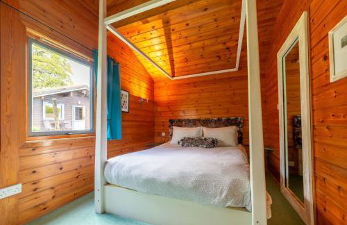 Chalet Lodge 3 Hot Tub by Interhome - Foto 4