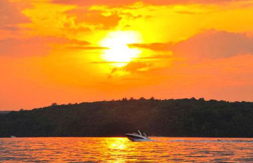 Lakefront Cabin Rental with Incredible Sunsets on Lake Wallenpaupack, Pennsylvania - Foto 13
