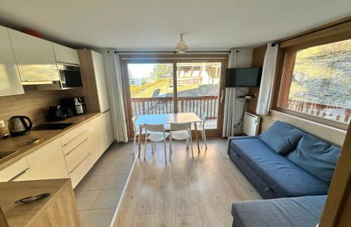 Méribel 2 pièces avec cabine, centre, proche commerce et pistes avec parking et wifi état neuf - Foto 1