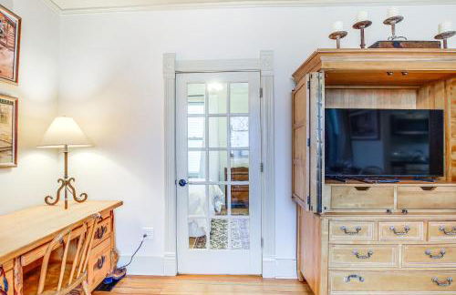 Lovely Elkhart Lake Apartment - Walk to Town! - Foto 8