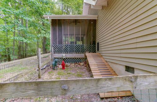 Cabin with Deck and Screened-In Porch in New Market! - Foto 34