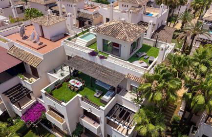 VACATION MARBELLA I Private HEATED Swimming pool, Walking distance to Puerto Banus, Security 24-7, BBQ, WiFi - Photo 38