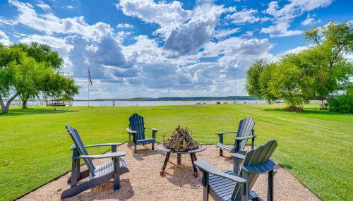 Lakefront Graford Home with Fire Pit and Private Dock! - Foto 3