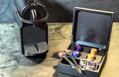 Suite Rouge baiser avec Jacuzzi privatif - LoveRoom Insolite - Foto 10