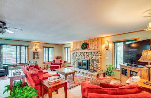 Lake Tomahawk Fall Retreat with Foliage and Lake Views - Photo 11