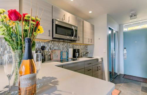 Cozy Aviation Style Lake View Condo at The Shores - Foto 2