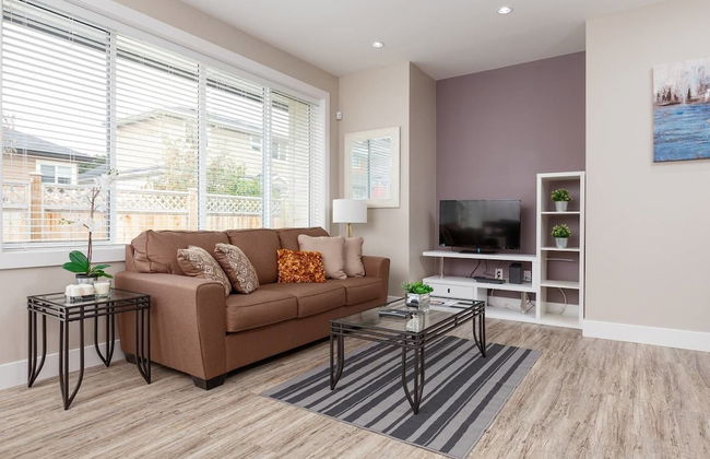 Private and Cozy 2bdr 2BA Home in Kitsilano - Photo 1