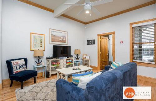 Lake Life Getaway - Condo near downtown! - Foto 12