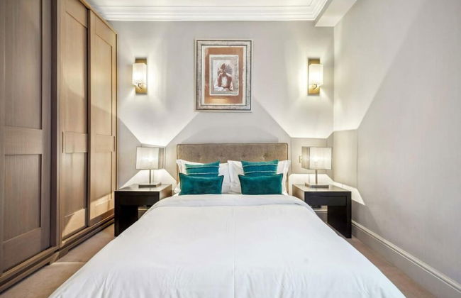 Knightsbridge Flat 3 Bed - Photo 7