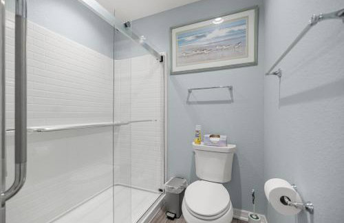 Luxe 2BR in The Villages, Mins to Eastport Town Square With Patio and Kingbed - Foto 4