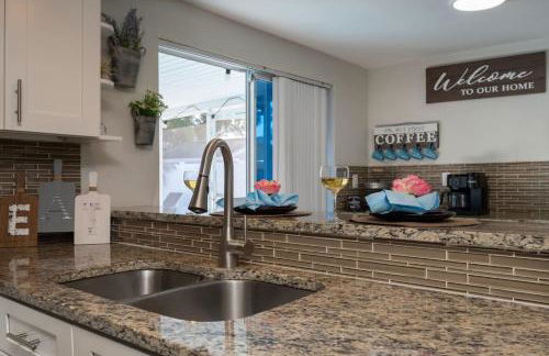 Luxe Family Friendly Retreat w Heated Pool Oasis - Foto 27