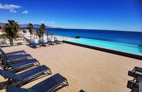 Pearl Beach - Rooftop Pool Seaside - Photo 17