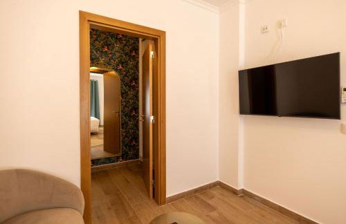 Luxuosa Villa com Piscina, Garagem e Vista Mar - Foto 9