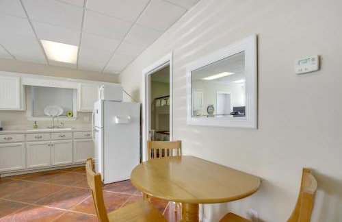 On-Site Lake Access Serene Waterloo Getaway - Foto 6