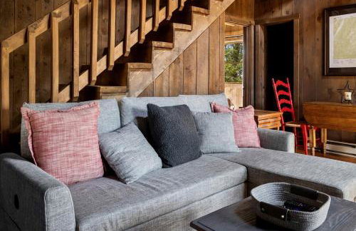 Vibrant Woodland Cabin Sanctuary near Great Cacapon River in West Virginia - Foto 5