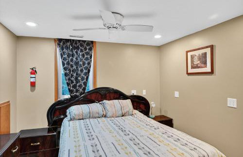 Cozy Retreat with Hot Tub in Peaceful Goshen home - Foto 16