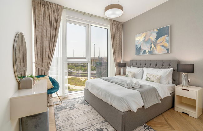 Whitesage - Super Spacious Apt with Dubai Garden Glow Views - Photo 4