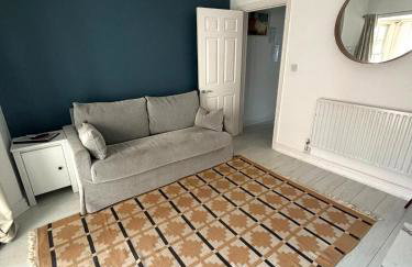 Queen Anne Court-FREE PARKING By Prescott Apartments - Photo 2