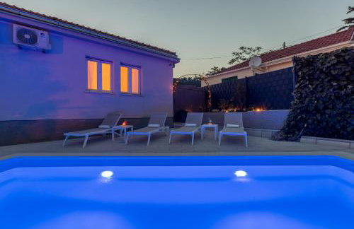 Villa KaTess with heated pool - Photo 34