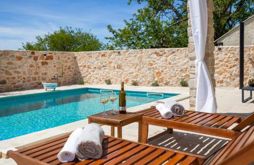 Villa Cavalleria Rusticana with heated pool and vineyard - Photo 53