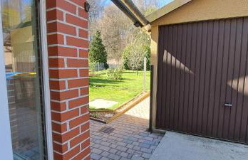 Moderne Ferienwohnung,Sauna im Haus, Parkplatz Hunde willkommen, nahe Schloss, Waldeisenbahn, Hermansbad, UNESCO Geopark, nahe polnischer Markt, Top Lage für Ausflugsziele zum Wandern oder Radfahren - Foto 10