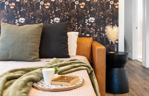 Stone Flora 2BR Condo Near Downtown and Bay - Photo 33