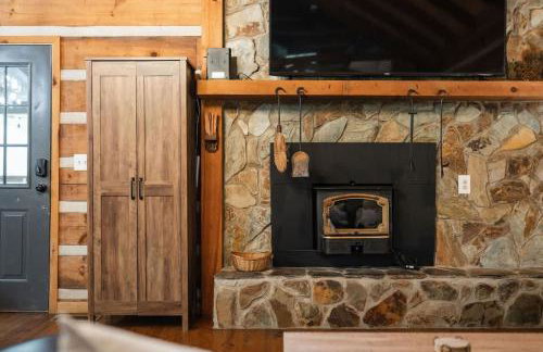 Modern Cabin with Luxury Gym, Firepit + Game Room! - Foto 70