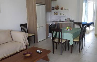 Almira Ghouse - Foto 37