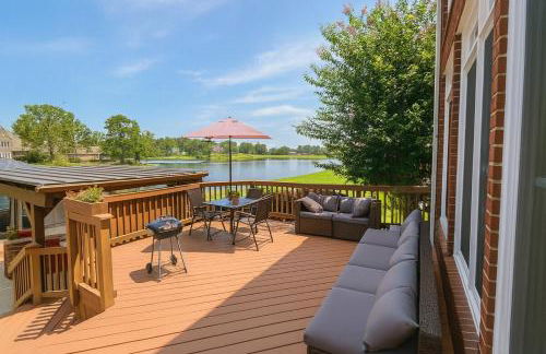 Lakefront Home for Families and Groups - Private Pool, BBQ, Paddle, Fishing - Foto 4