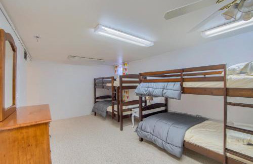 Group Getaway w/ Mtn Views: Home in Circleville! - Foto 20