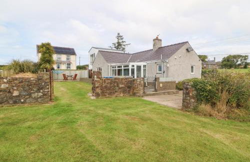 Porth Awyr - Photo 1