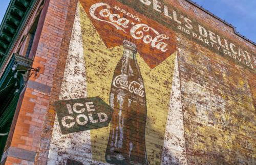 Italian Style in Old Town with Private Hot Tub - Photo 32