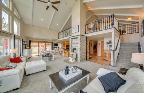 Beachfront Sagle Retreat with Boat Dock and Lift - Foto 3