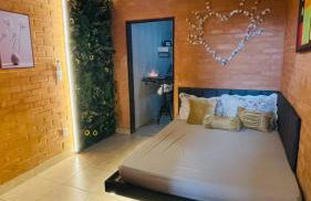 Suite inteligente com integração com alexa- cama flutuante - área central de GV- casais- indivudual - Foto 23