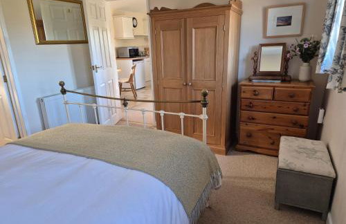 Lovely Little Garden Cottage, Tamar Valley, Cornwall - Photo 10