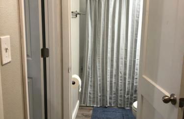 Burrel Avenue Apartments - Foto 33