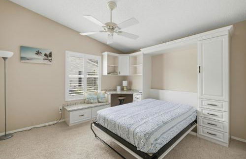 Cozy 2BR Mins to Lake Sumter Landing and Brownwood Paddock Square with BBQ, Workspace, Murphy Bed - Foto 4