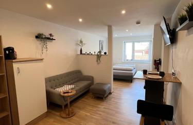 Gemütliches Studio-Apartment in Karlsruhe Neureut - Nähe Uni-KIT-Messe, Fußbodenheizung, Regendusche, Waschmaschine, Stellplatz - Foto 9