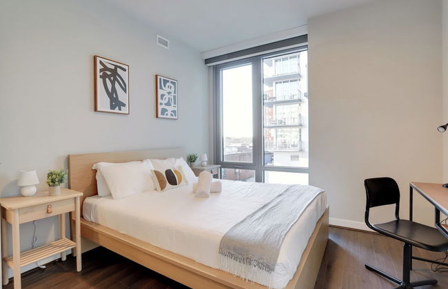 Stylish Apartment Steps from the Metro - Foto 9