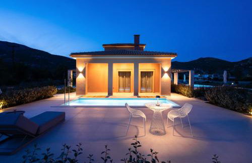 Reveli Suites - Photo 2