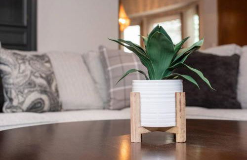 3 Bed 2 Bath Home w 2 Car Garage & Fitness Room - Foto 4