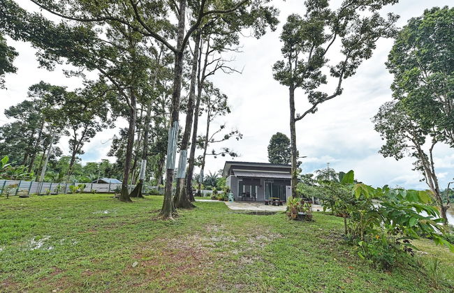OYO HOME 90682 Liliz Mambang Farmstay - Foto 29