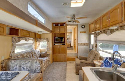 2 Mi to Lake Guntersville Peaceful Camper Home - Foto 4