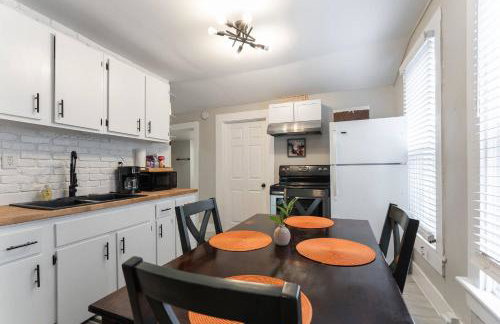 3 bed 2 Bath Walk to Fountain Square, Pet Friendly - Foto 14